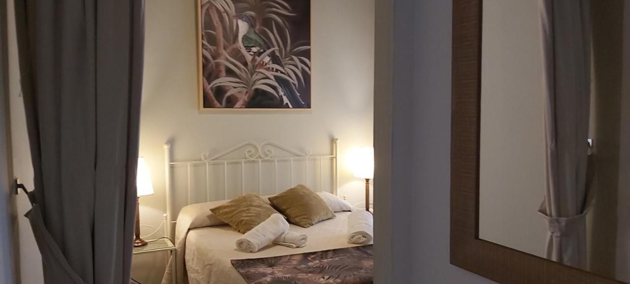 A 20 Metros De La Mezquita Catedral ,Apartamentos Turistico Cespedes 5 กอร์โดบา ภายนอก รูปภาพ