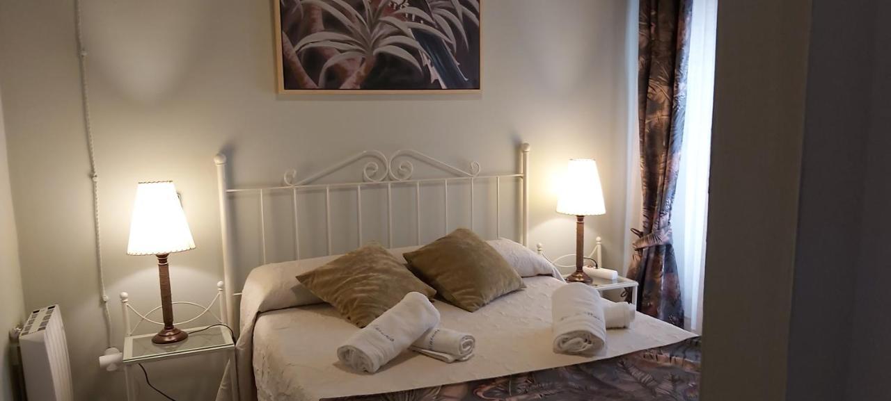 A 20 Metros De La Mezquita Catedral ,Apartamentos Turistico Cespedes 5 กอร์โดบา ภายนอก รูปภาพ