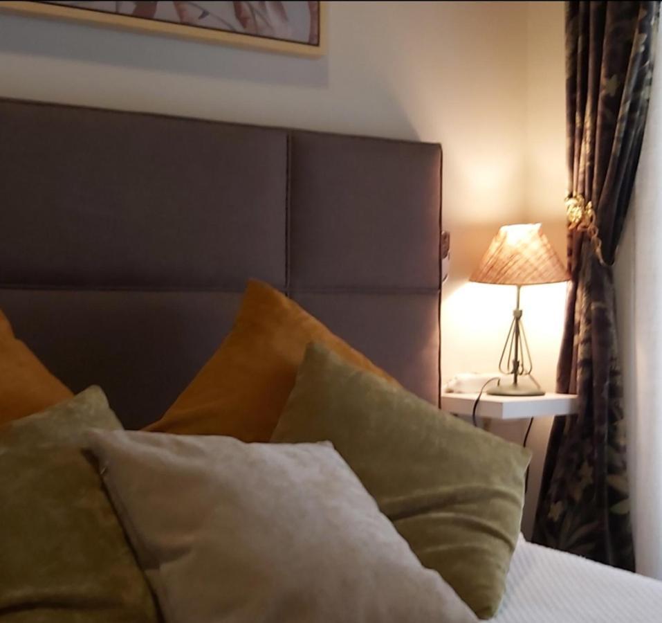A 20 Metros De La Mezquita Catedral ,Apartamentos Turistico Cespedes 5 กอร์โดบา ภายนอก รูปภาพ